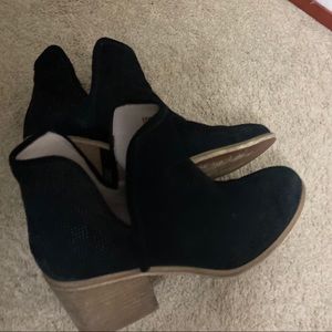 Gorgeous leather Bp. Booties. Size 9.5 Hardly worn